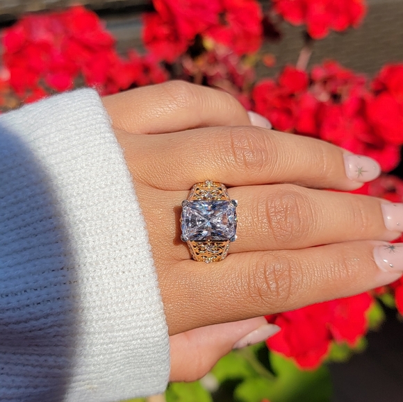 Large CZ Sparkly Ring 925 - Picture 2 of 10